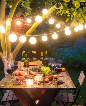Sprytne sposoby na klimatyczne oświetlenie ogrodu i tarasu