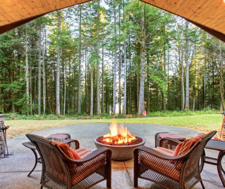 Hygge na tarasie – wykreuj swoją własną strefę komfortu