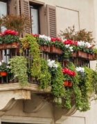 Sypialnia na poddaszu to opcja dla marzycielek. Jak urządzić sypialnię ze skosami?