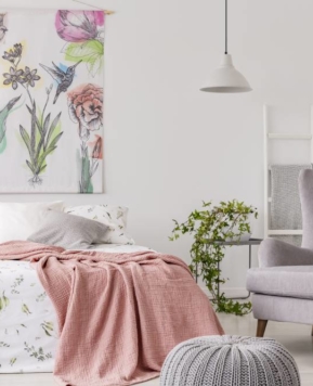 Fotel uszak – niekwestionowany król każdego wnętrza. Czy warto go kupić?