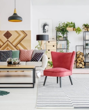 Pudrowy róż we wnętrzach – kolor, który wycisza i koi