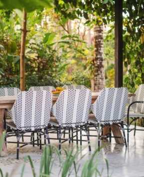 Najnowsze trendy w urządzaniu ogrodu – technorattanowe i aluminiowe meble wiodą prym