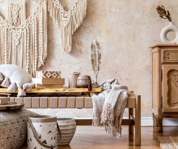 Styl kolonialny – aranżacja salonu dla kochających podróże