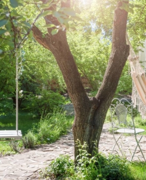 Relaks na świeżym powietrzu – hamak na balkon i na taras
