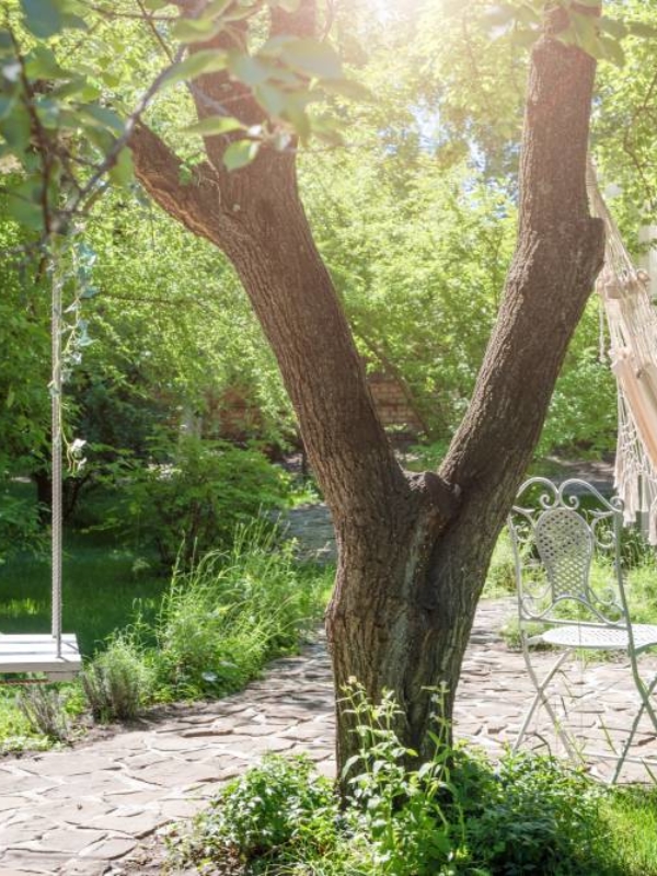 Relaks na świeżym powietrzu – hamak na balkon i na taras